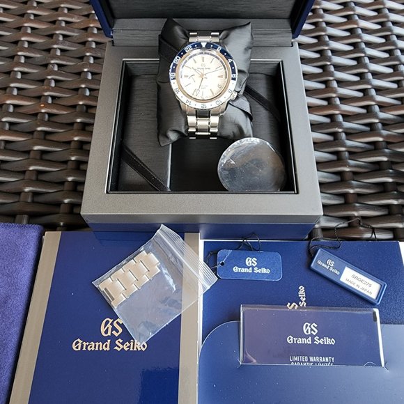 NEW 2022 GRAND SEIKO SPORTS SBGE275 LIMITED EDITION GMT WINTERS IN SHINSHU F/S - Picture 2 of 12